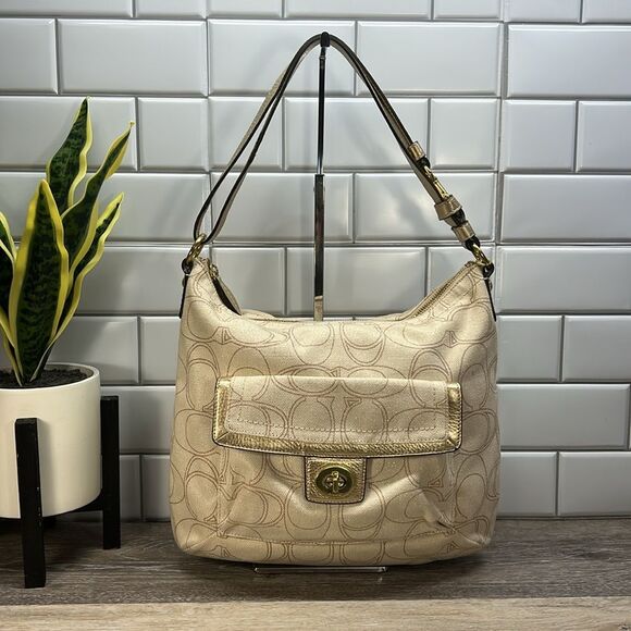 1322 Coach Elegant Cream Designer Handbag - Picture 1 of 10